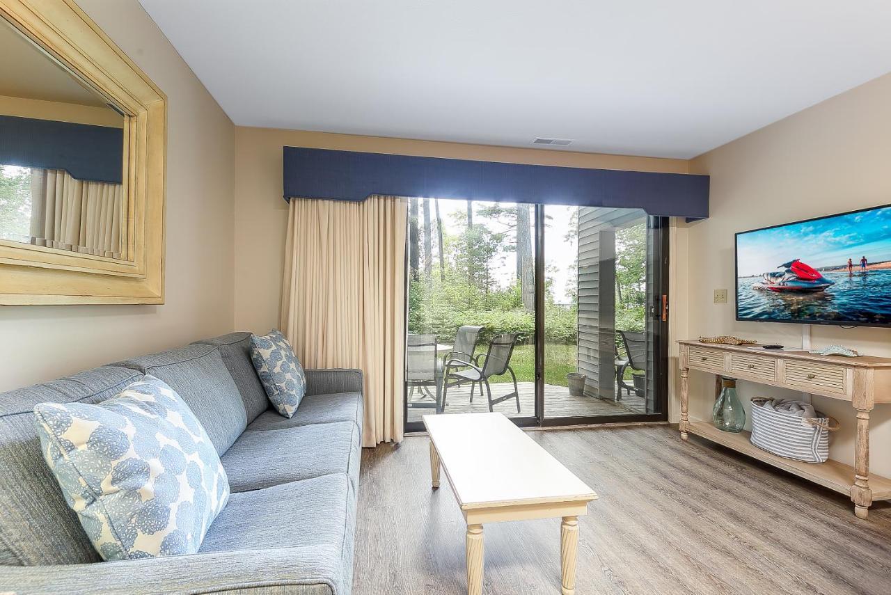 Beautiful 2 Bedroom Lakeside Condo At The Shores Traverse City Exterior photo